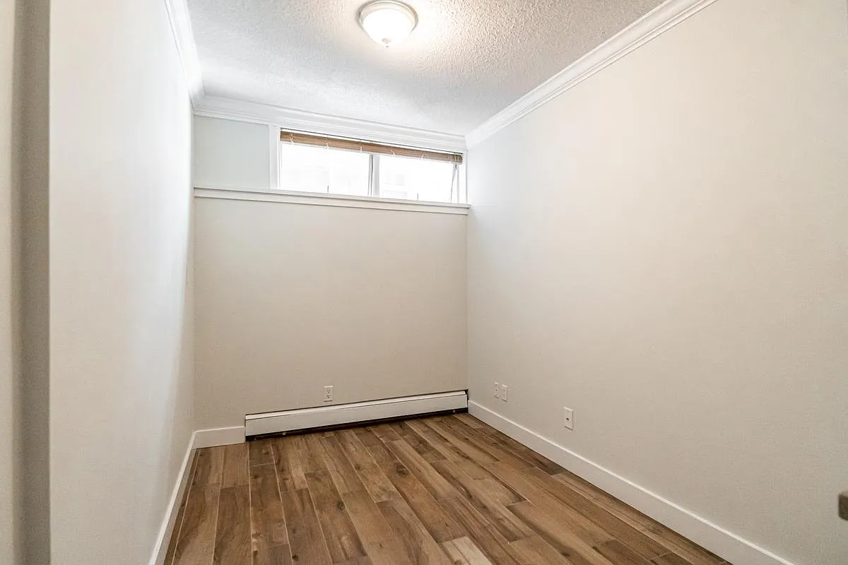 2035 Barclay Street — Photo 4