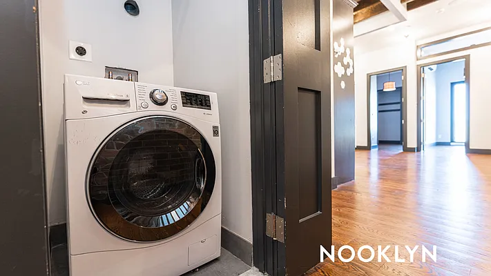 Rented by Nooklyn NYC LLC | media 4