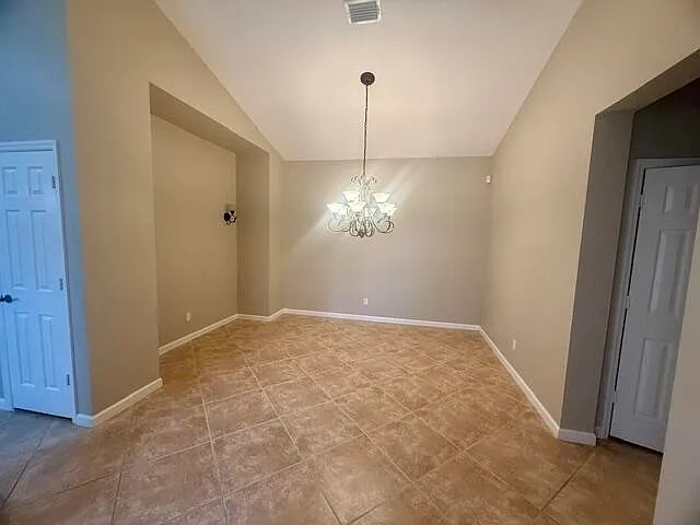 4645 SE Bridgetown Ct — Photo 10
