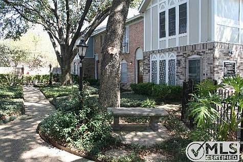 4th image of 2811 Woodbury Dr
