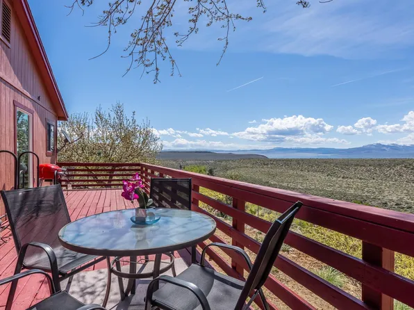 148 Peeler Lake Dr, Lee Vining, CA 93541