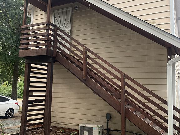 5th image of 204 W Houston St #A