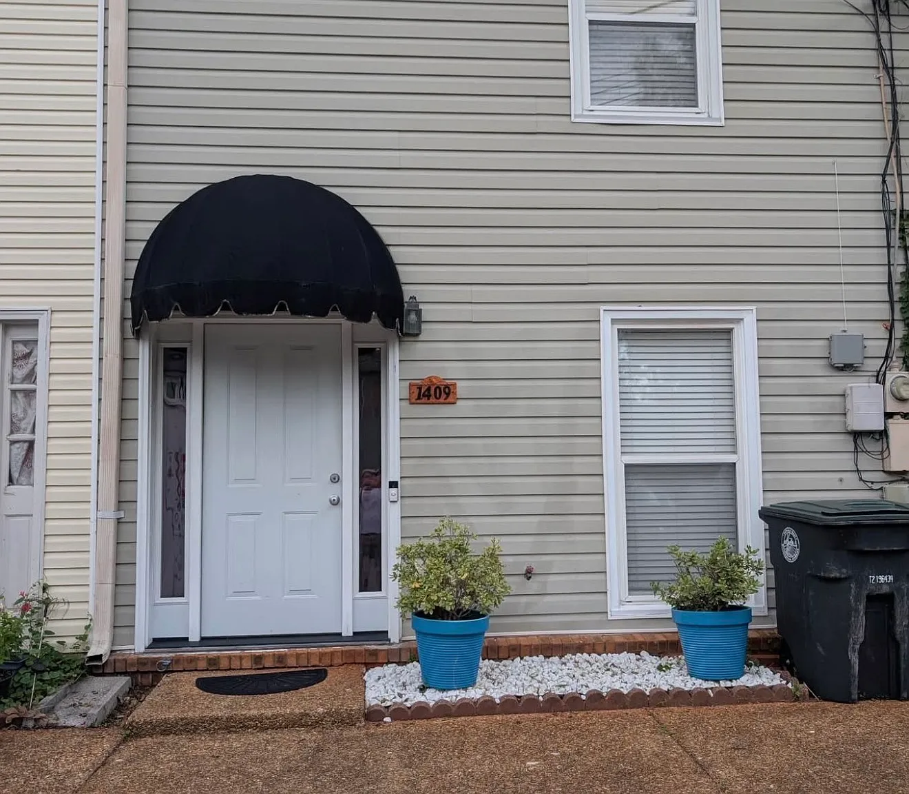 2 bed, 1.5 bath, 1171 sqft, $1,450 — Photo 1