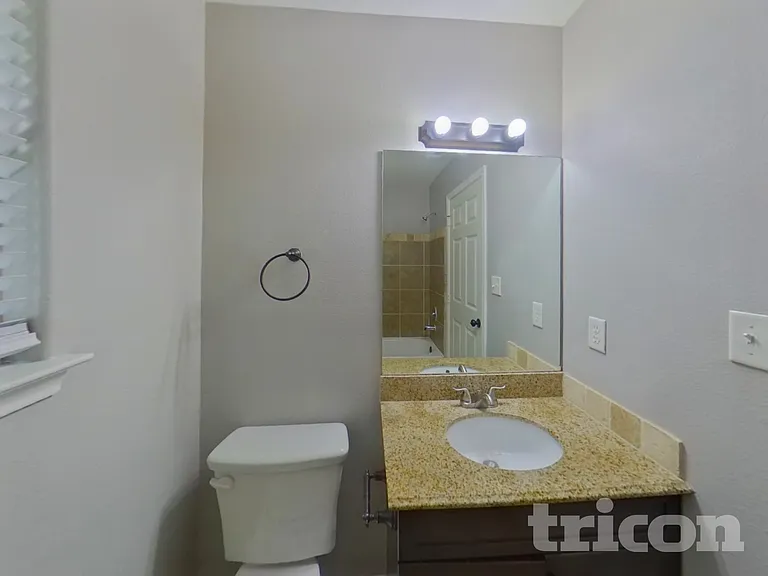 10951 Royal Forest Dr — Photo 10