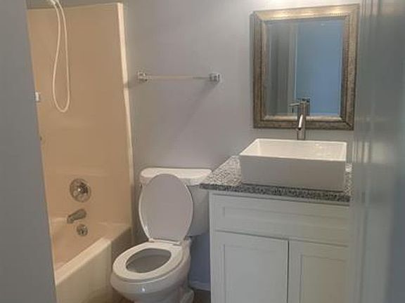 3rd image of 2419 Haviland Dr
