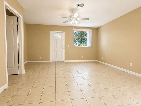 2nd image of 4903 York St APT 102