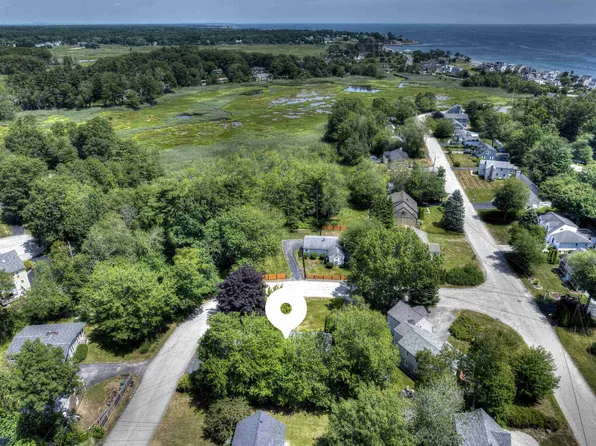 2 Bayberry Lane, Hampton, NH 03842