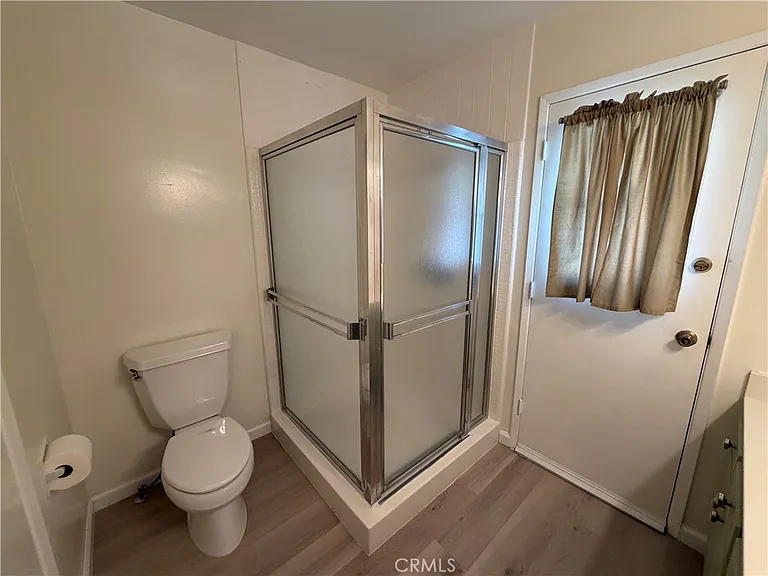 6621 Whitman Ave — Photo 15