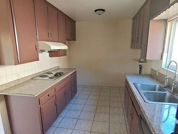 5th image of 2526 E Hamilton Ave