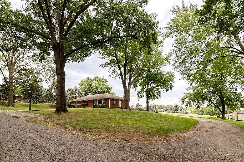 3 bed, 1485 sqft, $2,200 — Photo 3