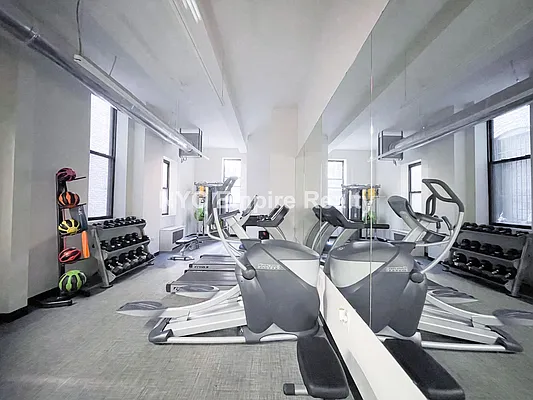 Rented by NYC Empire Realty Inc | media 2