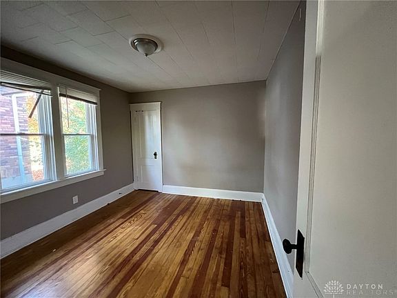 5th image of 4055 Palos St