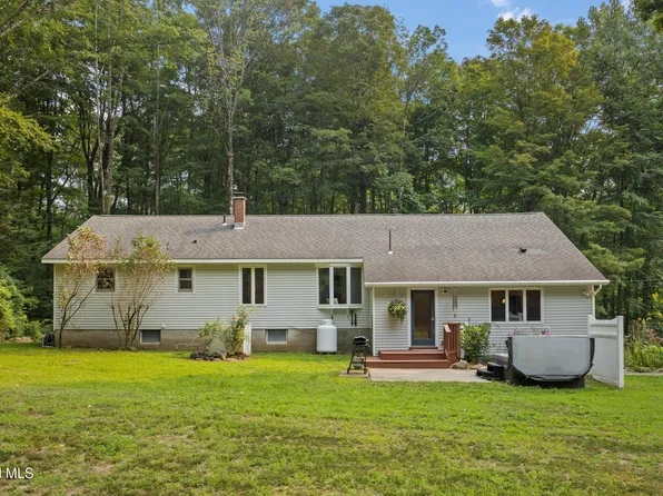825 Stone Church Road, Middle Grove, NY 12850
