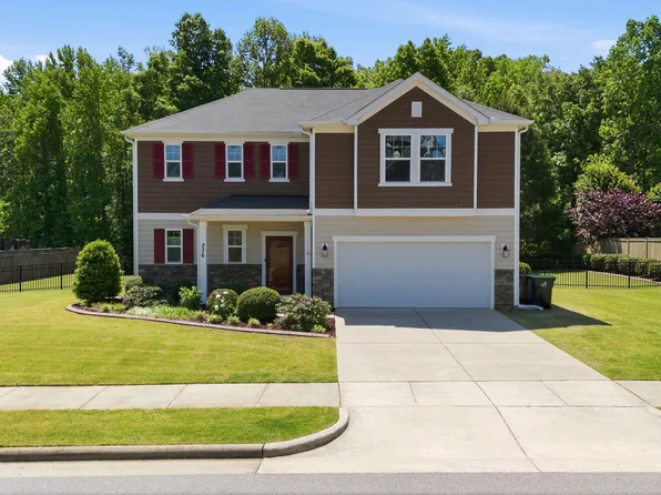 236 Congaree Dr, Holly Springs, NC 27540