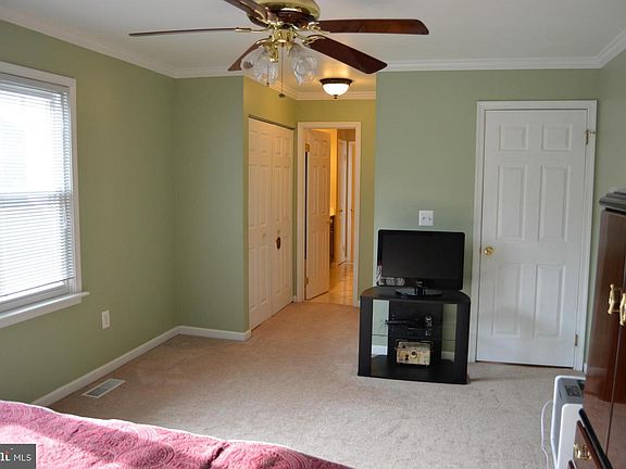 3rd image of 2429 Yarmouth Ln