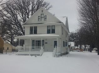 911 9th St NW, Austin, MN 55912