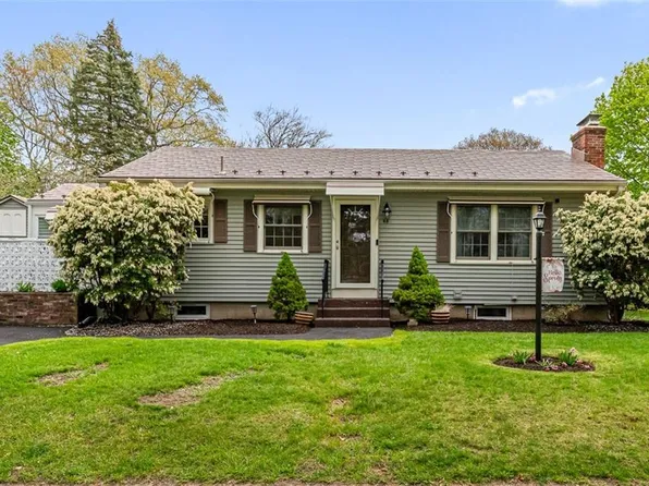 48 Barker St, Warwick, RI 02888