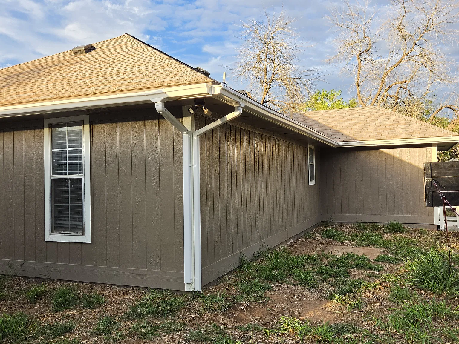 2 bed, 964 sqft, $1,300 — Photo 3