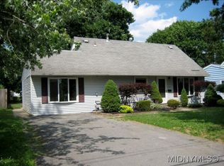 211 School Rd, Utica, NY 13502