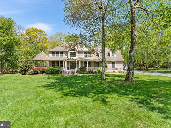 109 Merrick Rd, Farmingdale, NJ 07727