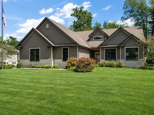 10929 Bunker Dr, Demotte, IN 46310