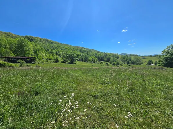 Crystal Brook Ln, Tazewell, VA 24651