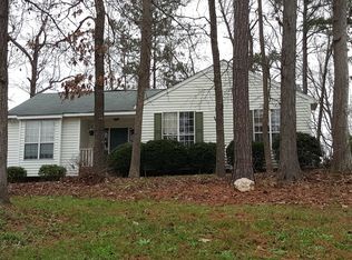 305 Wolfbridge Rd, Holly Springs, NC 27540