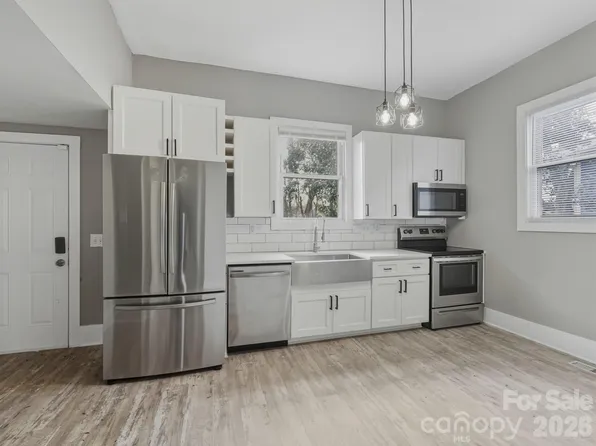 4313 Hovis Rd, Charlotte, NC 28208