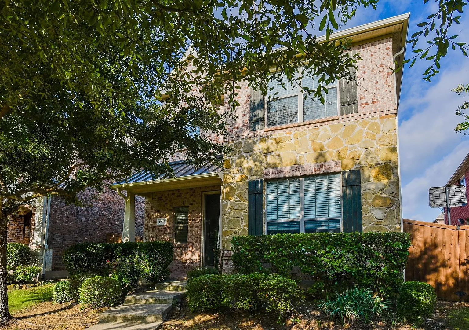 Available Now! Nice 3 Bedroom Patio Home Located In Cottonwood Creek! — Photo 2