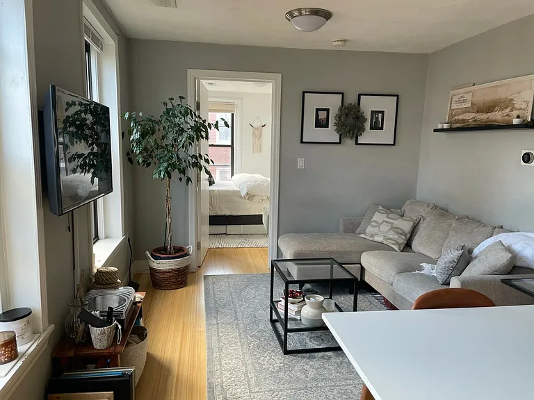 Charter St — Photo 4