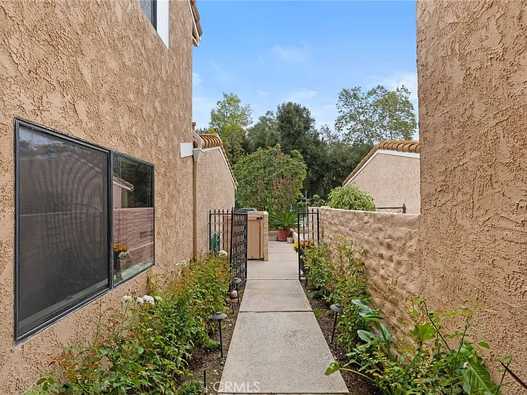 23034 Park Sorrento — Photo 13