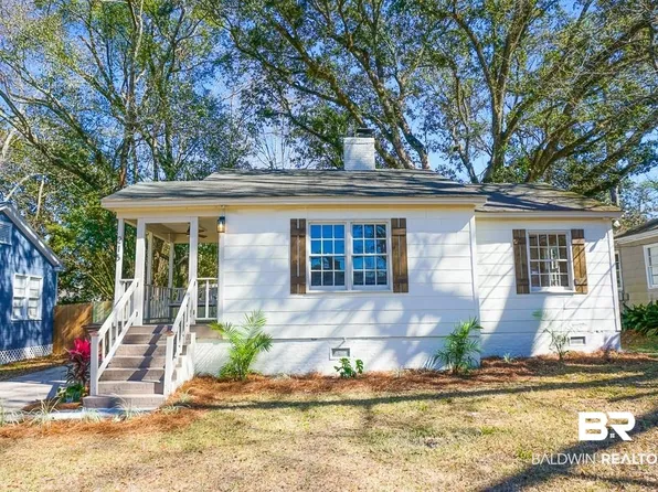 215 Pinehill Dr, Mobile, AL 36606
