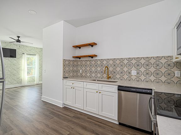 4th image of 637 E Anderson St #11498770
