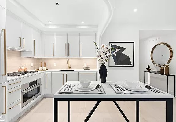 4th image of 533 E 12th St #4C