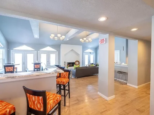 City Crest Apartments