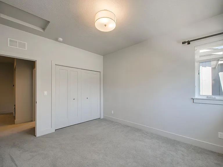 3961 E Parkcenter Blvd — Photo 21
