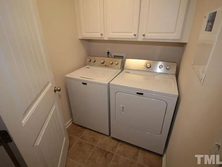 410 Chanson Dr — Photo 12