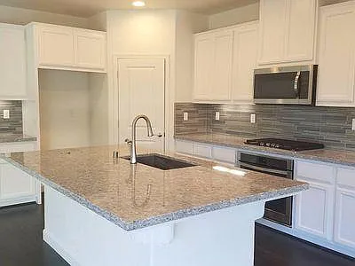 4 bed, 2550 sqft, $3,800 — Photo 2