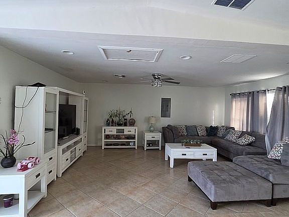 5th image of 3702 6th St SW