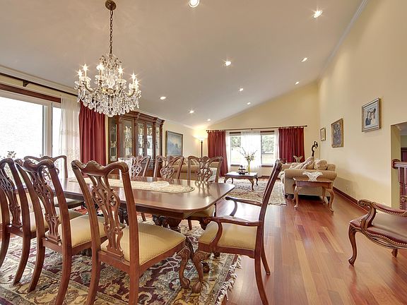 4th image of 1856 Summit Ln