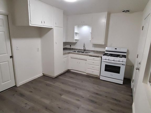 2nd image of 25422 Van Leuven St