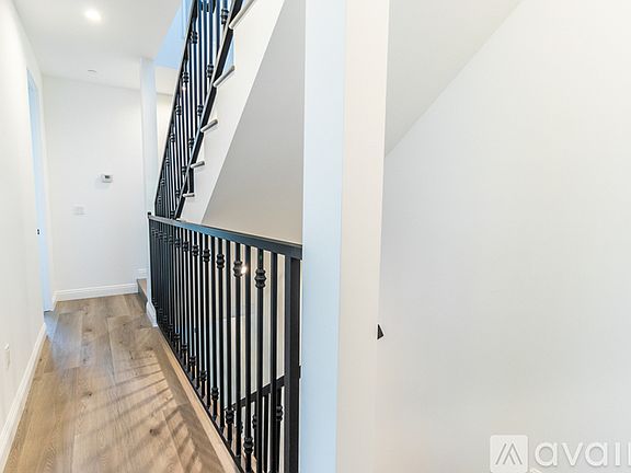 3rd image of 5325 Ben Ave #5325