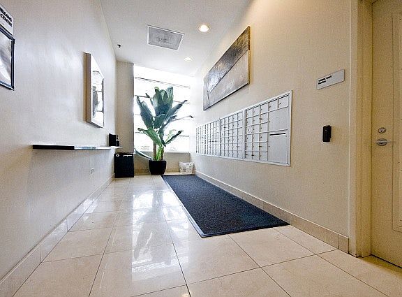 5th image of 330 W Grand Ave APT 0903