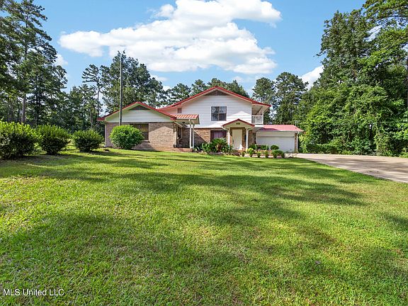 3rd image of 929 Crooked Creek Rd