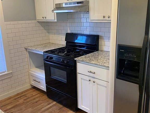 3rd image of 213 E Center St