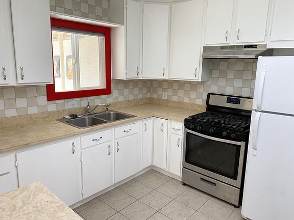 5th image of 556 S Highland Dr #556