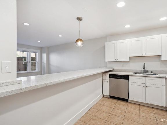 2nd image of 775 Cole St #1K
