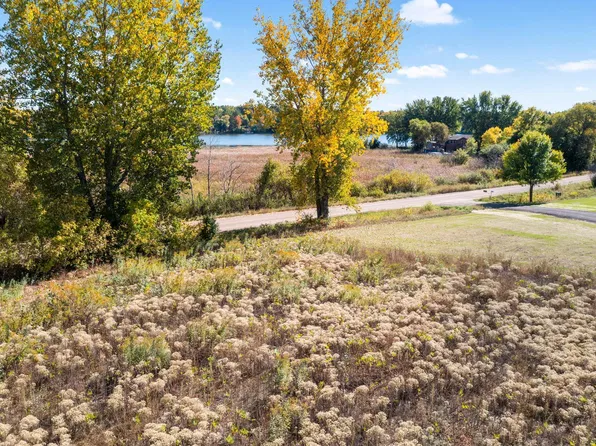 9 Petersburg St NE, Cambridge, MN 55008