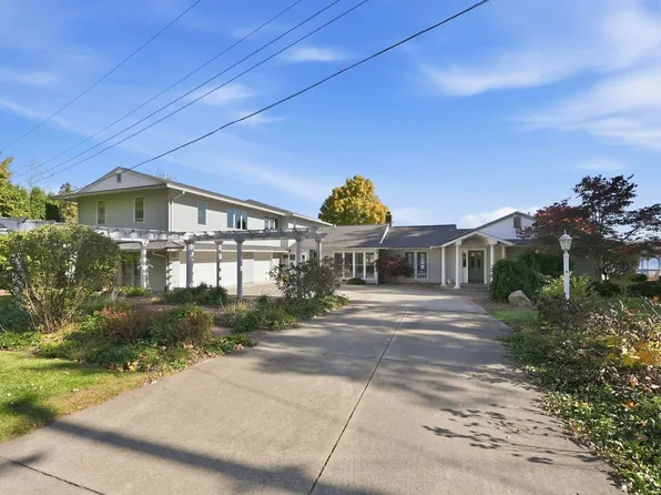 1455 Lane 280 Hamilton Lk, Hamilton, IN 46742