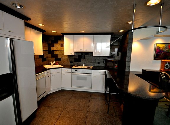 3rd image of 15101 Quail Hollow Dr APT 706